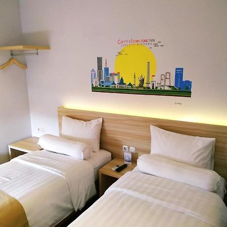 Central Front One Inn Jakarta Airport Rawabokor Dua Exterior foto