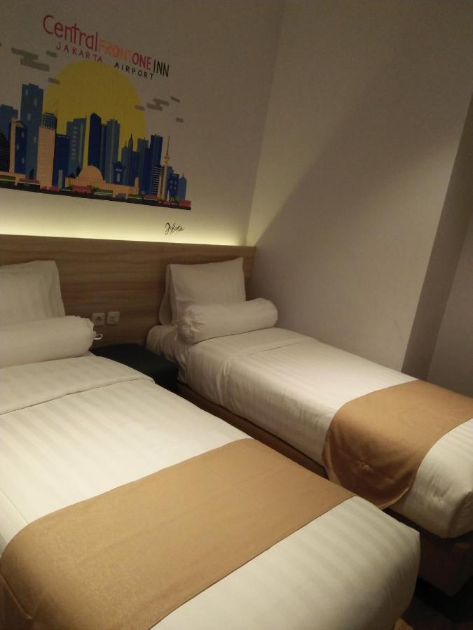 Central Front One Inn Jakarta Airport Rawabokor Dua Exterior foto