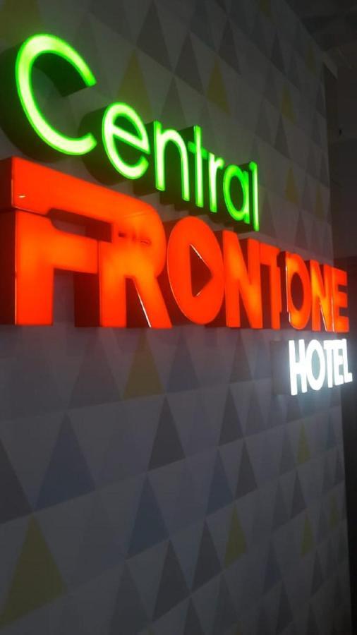 Central Front One Inn Jakarta Airport Rawabokor Dua Exterior foto