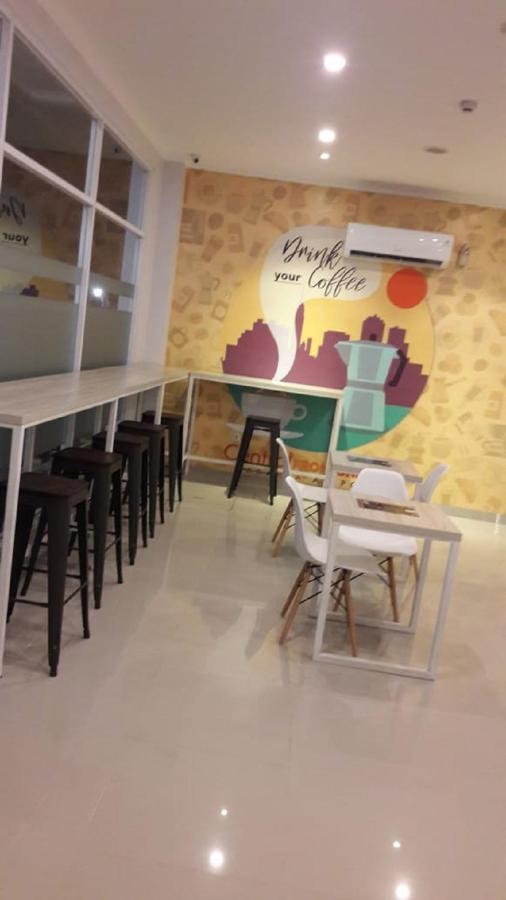 Central Front One Inn Jakarta Airport Rawabokor Dua Exterior foto
